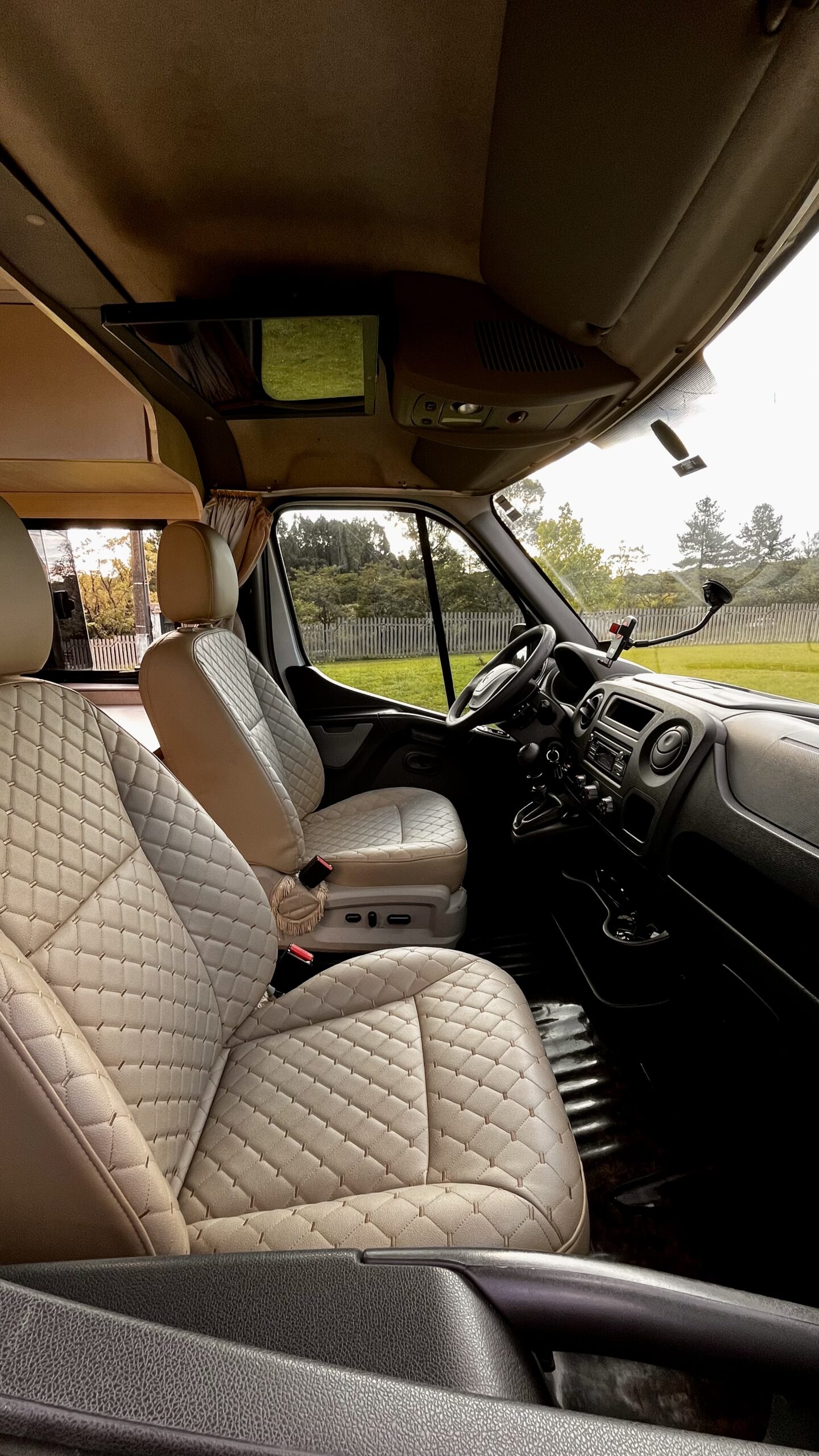 Cockpit (3)